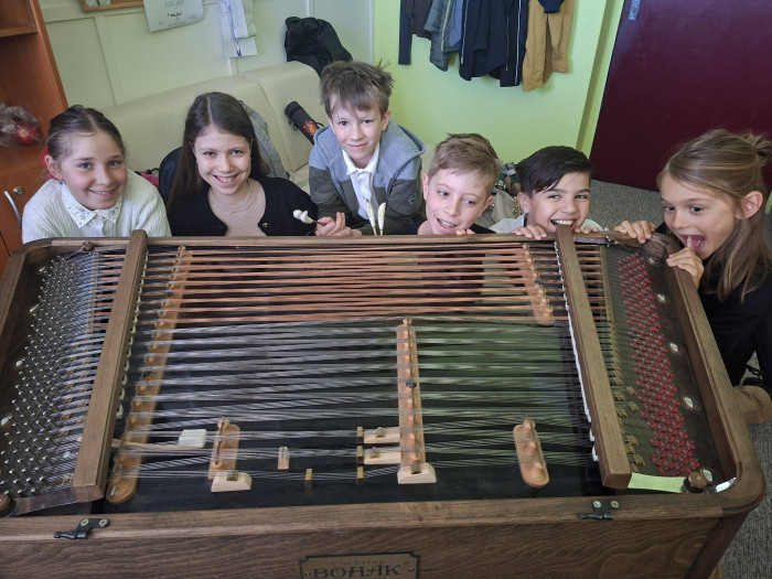 Výborné umiestnenia našich žiakov na súťaži žiakov ZUŠ v hre na cimbal v Leviciach