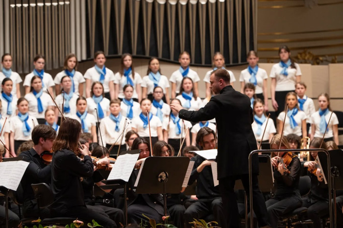 Koncert Na vlnách umenia a vernisáž výstavy v Slovenskej filharmónii