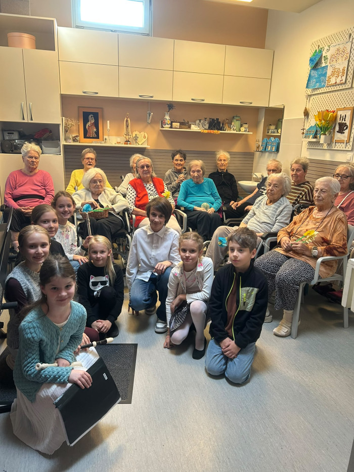 Naši hudobníci účinkovali pre seniorov v Gerione